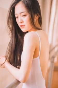 中字部长妻子的外遇