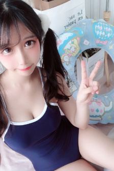 《年轻女教师》在线